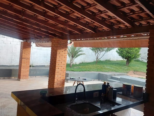 Casa 3 quartos e 1 banheiro, para alugar, no bairro Centro em Araçariguama
