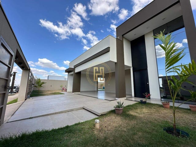 Casa com 582m² 3 quartos e 2 banheiros, à venda, no bairro Montserrat em Nova Mutum