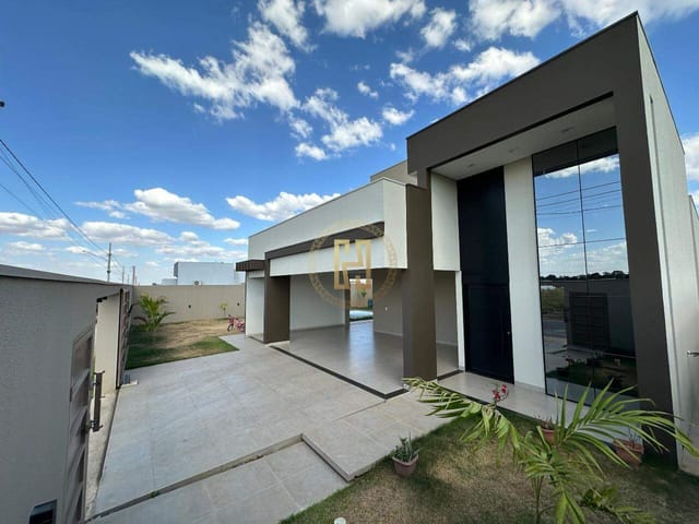 Casa com 582m² 3 quartos e 2 banheiros, à venda, no bairro Montserrat em Nova Mutum