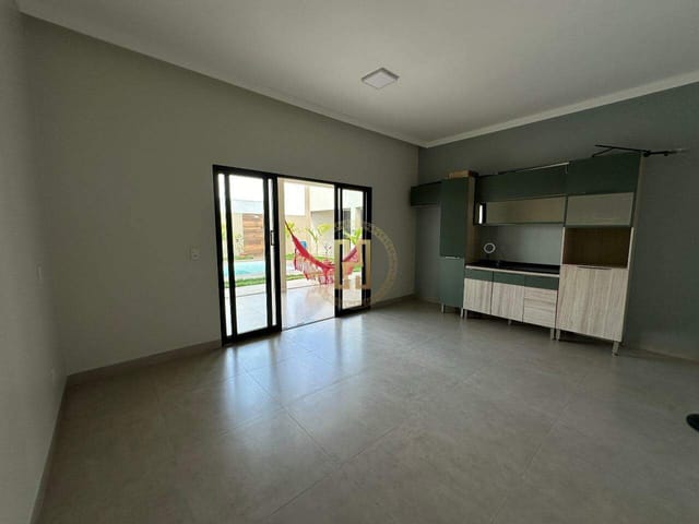 Casa com 582m² 3 quartos e 2 banheiros, à venda, no bairro Montserrat em Nova Mutum