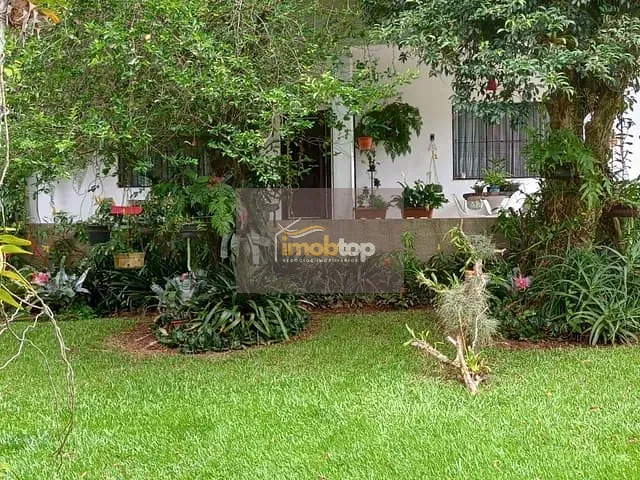 Casa com 720m² 6 quartos e 3 banheiros, à venda, no bairro Martim de Sá em Caraguatatuba