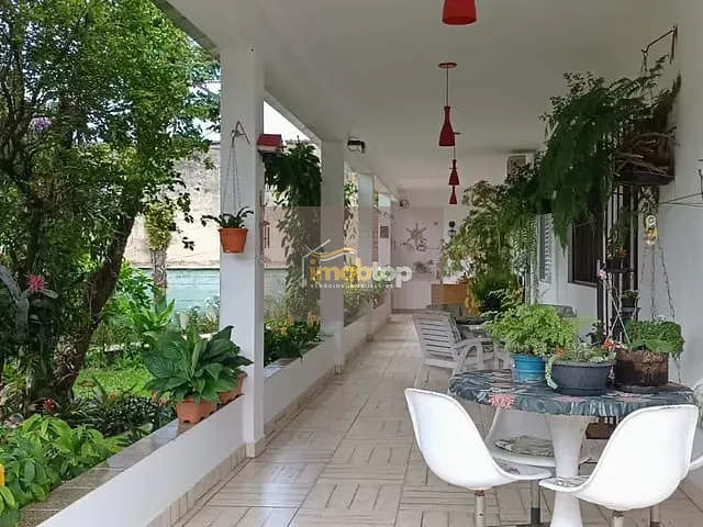 Casa com 720m² 6 quartos e 3 banheiros, à venda, no bairro Martim de Sá em Caraguatatuba