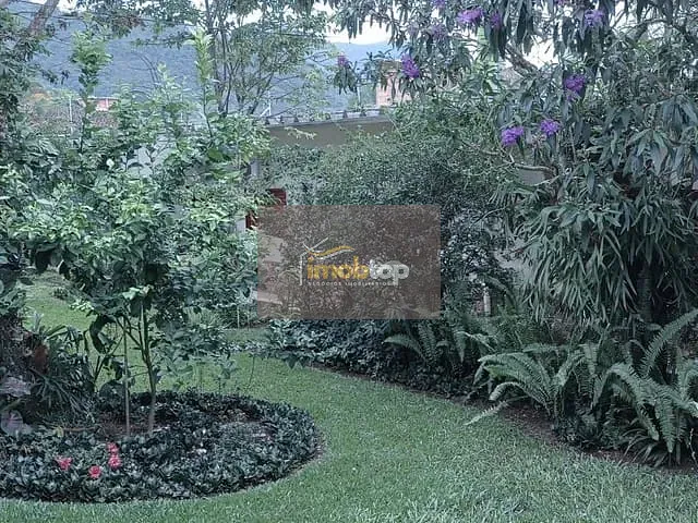 Casa com 720m² 6 quartos e 3 banheiros, à venda, no bairro Martim de Sá em Caraguatatuba