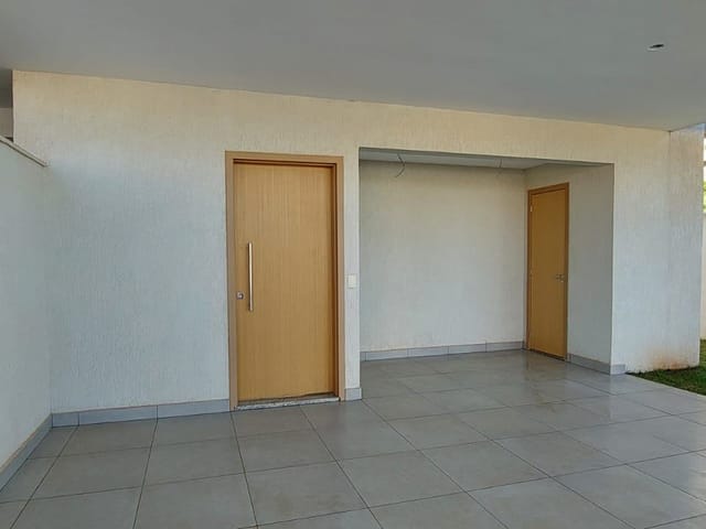 Sobrado com 300m² 3 quartos e 3 banheiros, à venda, no bairro Jardins Nápoles em Senador Canedo
