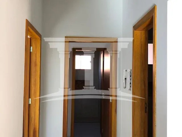 Casa com 300m² 3 quartos e 2 banheiros, à venda, no bairro Jardim Monte Carlo em Sinop
