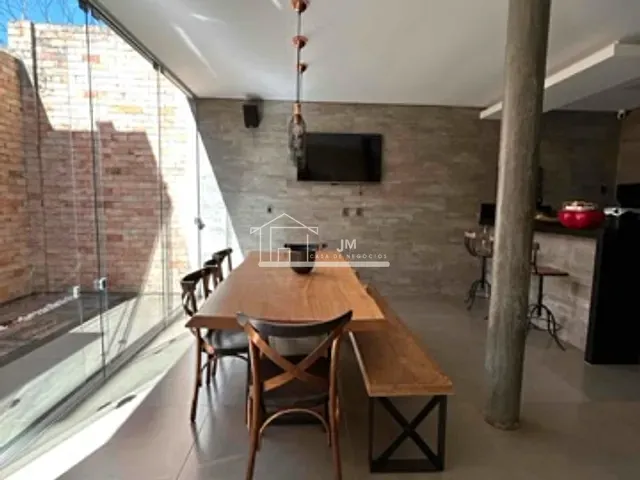 Casa 3 quartos e 4 banheiros, à venda, no bairro Granja Marileusa em Uberlândia