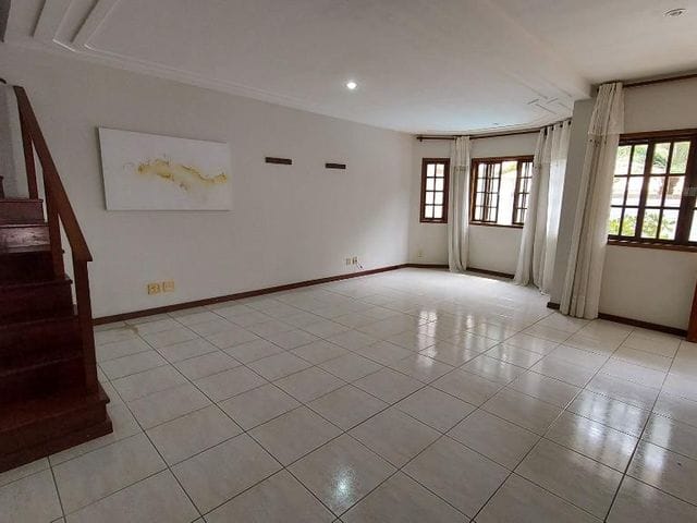 Foto do Casa - Village do Maciço - Casa com 3 quartos para alugar, 180 m² por R$ 5.000,00/mês - Vargem Pequena - Rio de Janeiro/RJ | Américas Imóveis