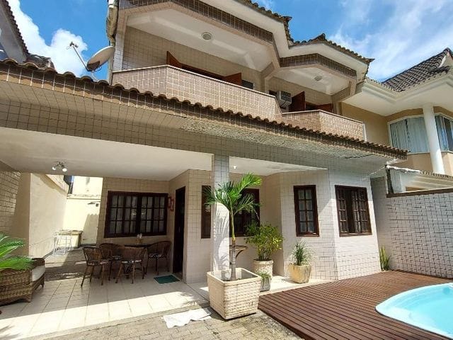 Foto do Casa - Village do Maciço - Casa com 3 quartos para alugar, 180 m² por R$ 5.000,00/mês - Vargem Pequena - Rio de Janeiro/RJ | Américas Imóveis