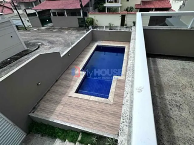 Casa 4 quartos e 5 banheiros, para alugar, no bairro Nossa Senhora da Vitória em Ilhéus
