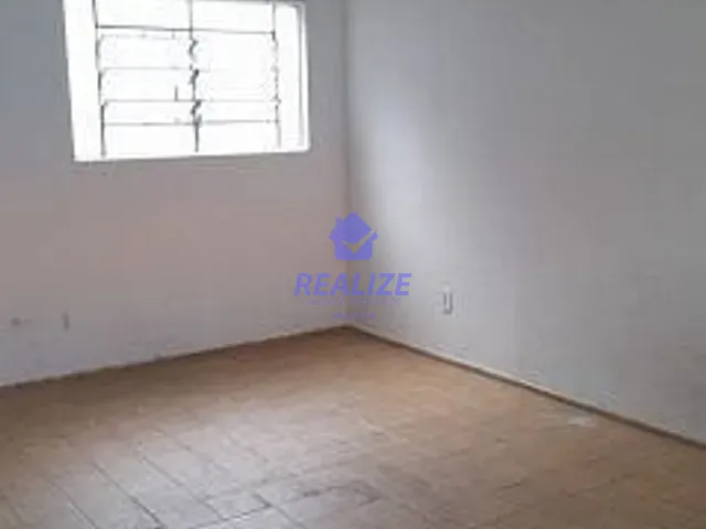 Casa com 250m² 3 quartos e 1 banheiro, à venda, no bairro Centro em Botucatu