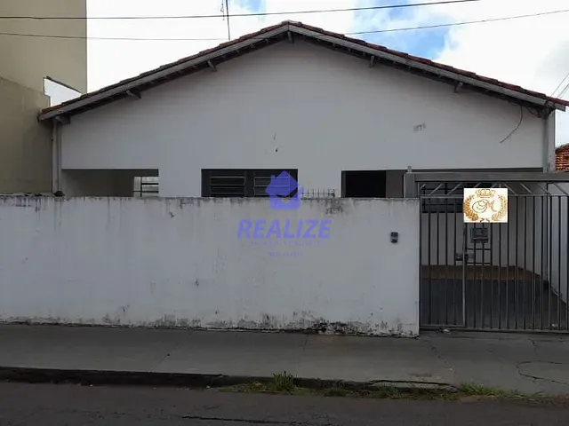 Casa com 250m² 3 quartos e 1 banheiro, à venda, no bairro Centro em Botucatu