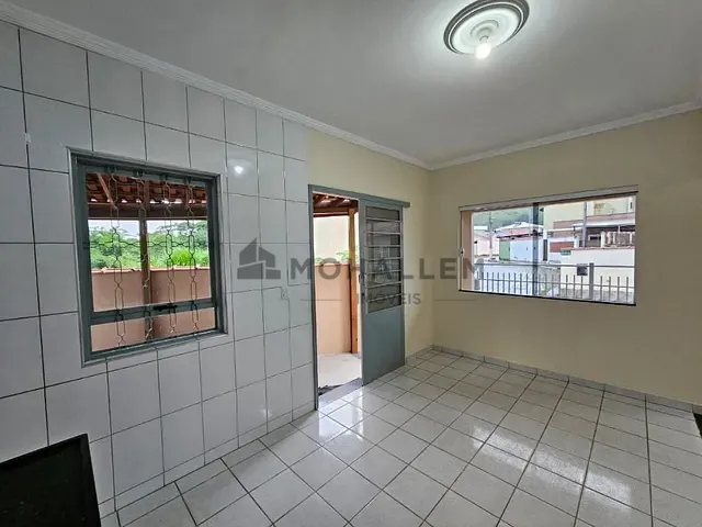 Casa com 100m² 3 quartos e 1 banheiro, à venda, no bairro Centro em Piranguinho