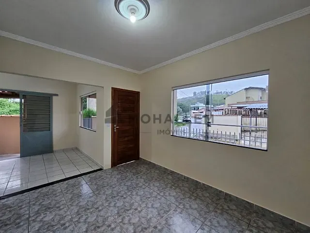 Casa com 100m² 3 quartos e 1 banheiro, à venda, no bairro Centro em Piranguinho