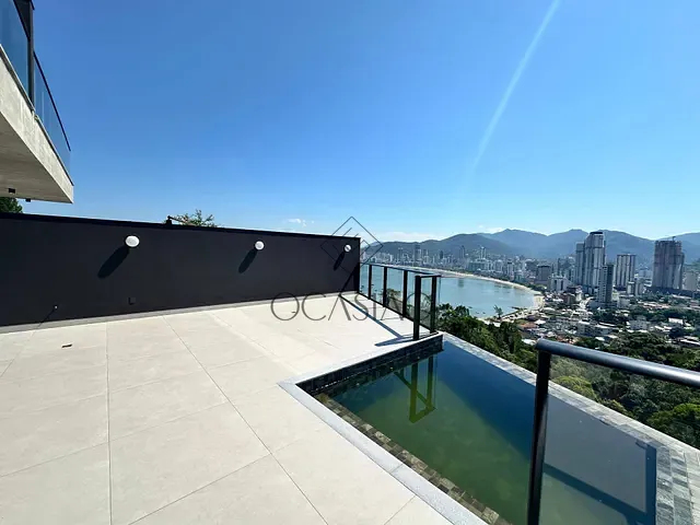 Casa 4 quartos e 4 banheiros, à venda, no bairro ITAPEMA em Itapema
