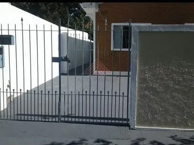 Casa com 250m² 4 quartos e 2 banheiros, à venda, no bairro Jardim Roberto Selmi Dei em Araraquara