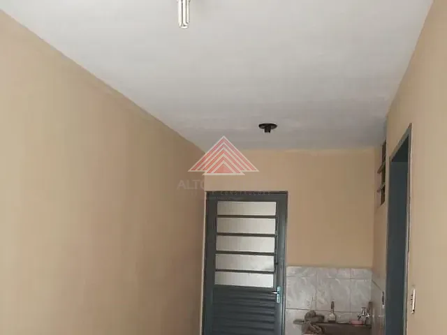 Casa com 250m² 4 quartos e 2 banheiros, à venda, no bairro Jardim Roberto Selmi Dei em Araraquara