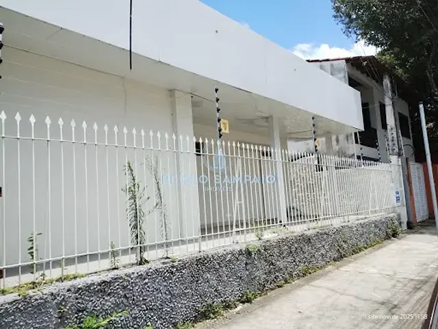 Casa com 180m² 3 quartos e 3 banheiros, para alugar, no bairro Centro de Vila Velha em Vila Velha