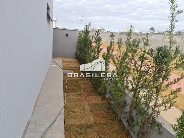 Casa com 300m² 3 quartos e 4 banheiros, à venda, no bairro Pinheiros em Aparecida de Goiânia