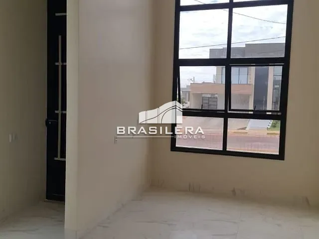 Casa com 300m² 3 quartos e 4 banheiros, à venda, no bairro Pinheiros em Aparecida de Goiânia