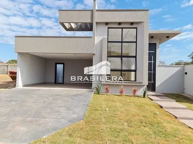 Casa com 300m² 3 quartos e 4 banheiros, à venda, no bairro Pinheiros em Aparecida de Goiânia