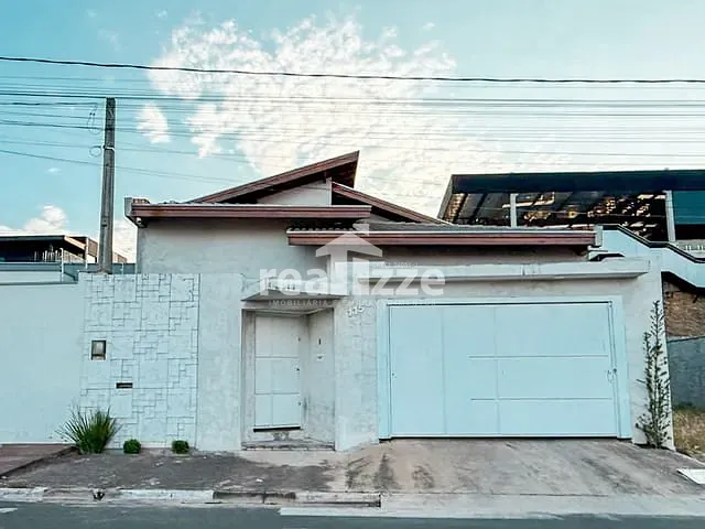 Casa com 250m² 2 quartos e 2 banheiros, à venda, no bairro Loteamento Boa Vista II em Itapira