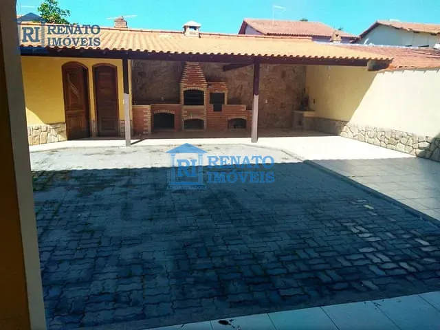 Casa 5 quartos e 2 banheiros, à venda, no bairro Centro em Maricá