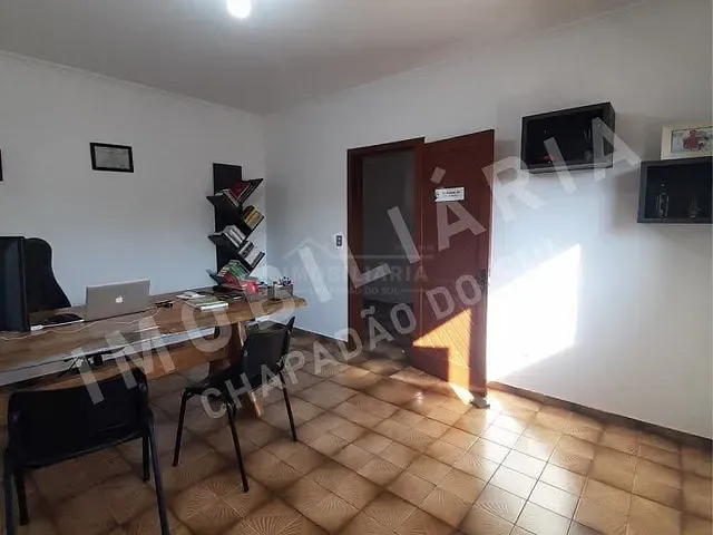 Casa 5 quartos e 2 banheiros, à venda, no bairro CENTRO em Chapadão do Sul