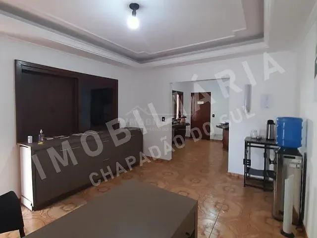 Casa 5 quartos e 2 banheiros, à venda, no bairro CENTRO em Chapadão do Sul
