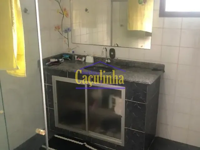 Casa com 1100m² 2 quartos e 6 banheiros, à venda, no bairro Santo Cristo em Barra do Piraí