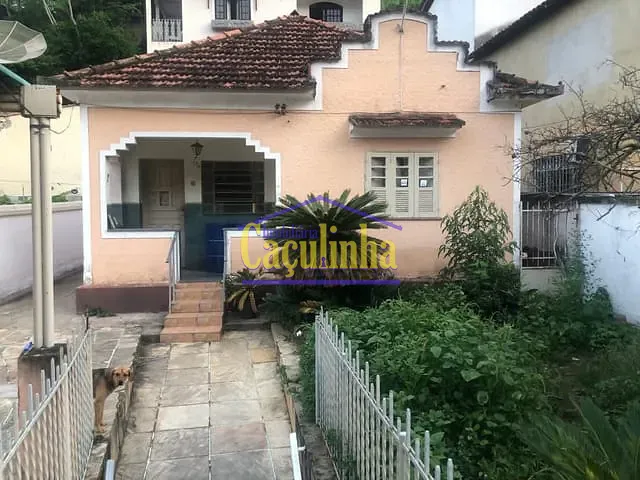 Casa com 1100m² 2 quartos e 6 banheiros, à venda, no bairro Santo Cristo em Barra do Piraí