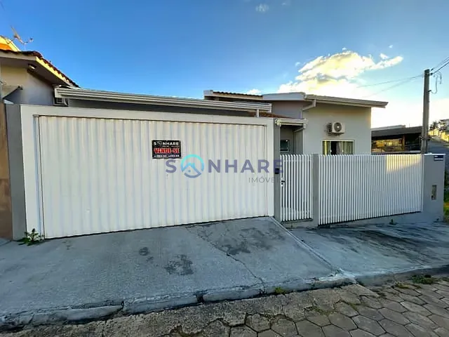 Casa com 107m² 3 quartos e 2 banheiros, à venda, no bairro Barbosa em Siqueira Campos