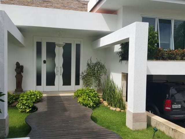 Casa com 660m² 4 quartos e 3 banheiros, à venda, no bairro Barra da Tijuca em Rio de Janeiro