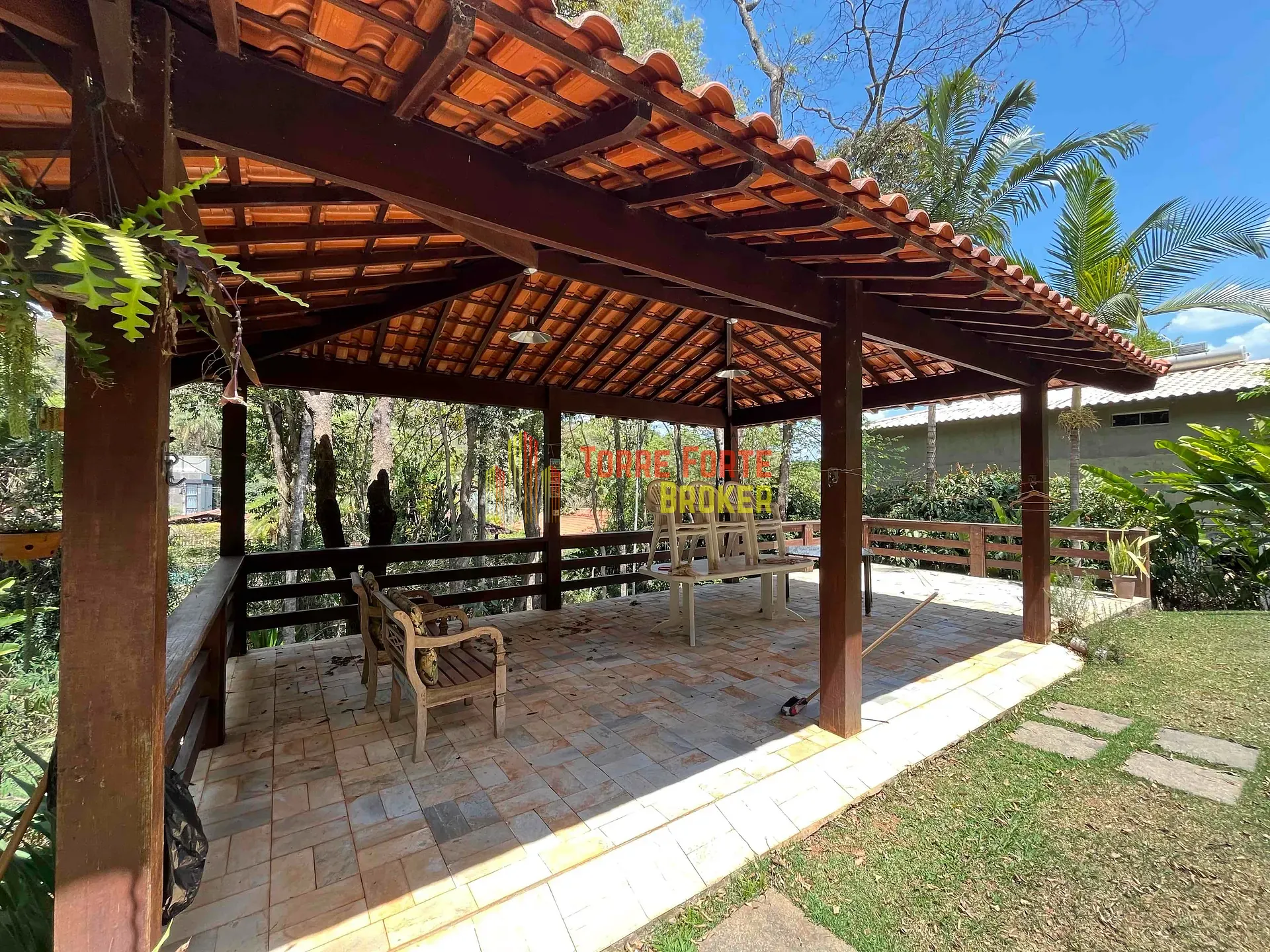 Casa, 5 quartos, 250 m² - Foto 1