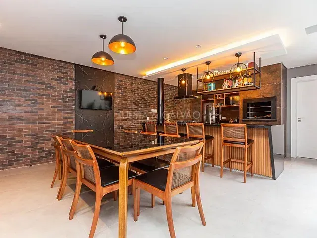 Casa com 266m² 4 quartos e 5 banheiros, à venda, no bairro Campo Comprido em Curitiba