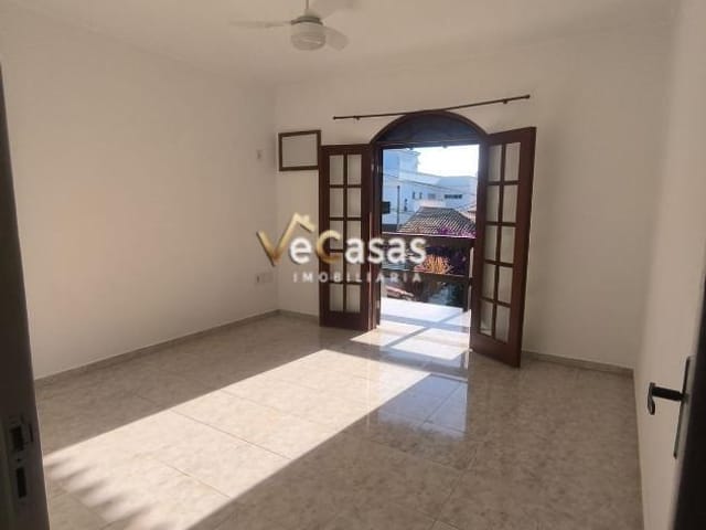 Casa com 320m² 4 quartos e 3 banheiros, à venda, no bairro Bosque Beira Rio (Colinas) em Rio das Ostras