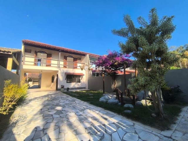 Casa com 320m² 4 quartos e 3 banheiros, à venda, no bairro Bosque Beira Rio (Colinas) em Rio das Ostras