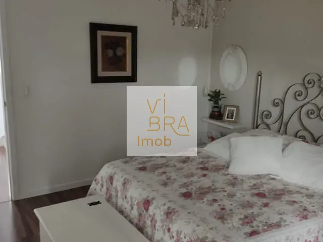 Casa 4 quartos e 5 banheiros, à venda, no bairro São João em Curitiba