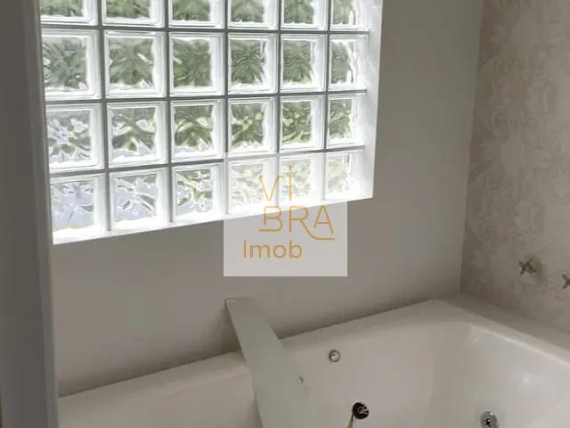 Casa 4 quartos e 5 banheiros, à venda, no bairro São João em Curitiba