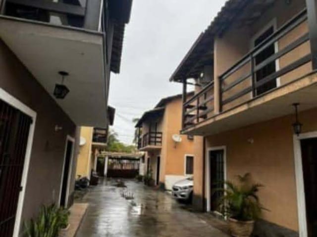 Casa 2 quartos e 2 banheiros, à venda, no bairro Village Sol e Mar em Rio das Ostras