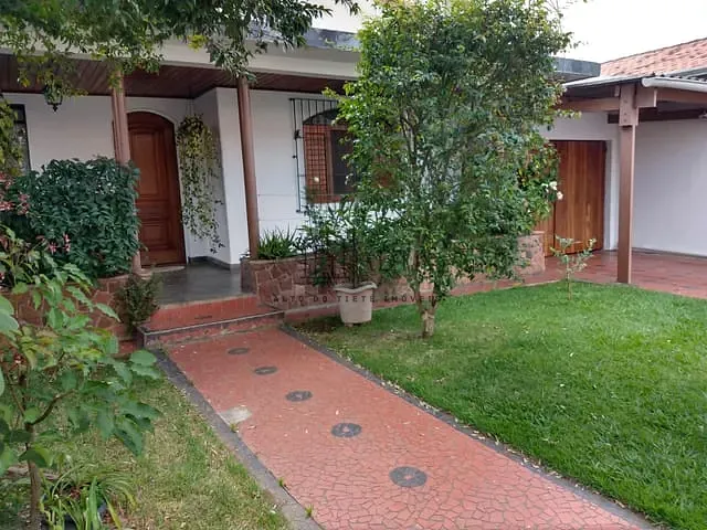 Casa com 300m², à venda, no bairro Centro em Suzano