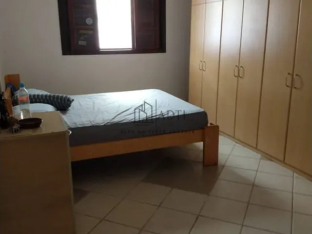 Casa com 300m², à venda, no bairro Centro em Suzano