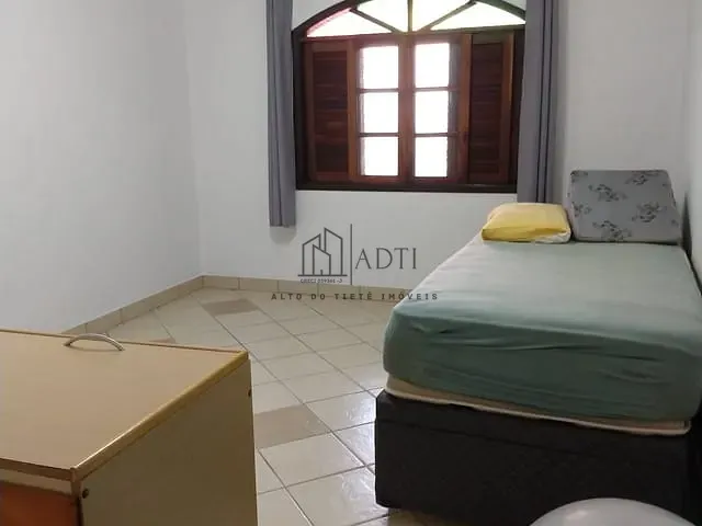 Casa com 300m², à venda, no bairro Centro em Suzano