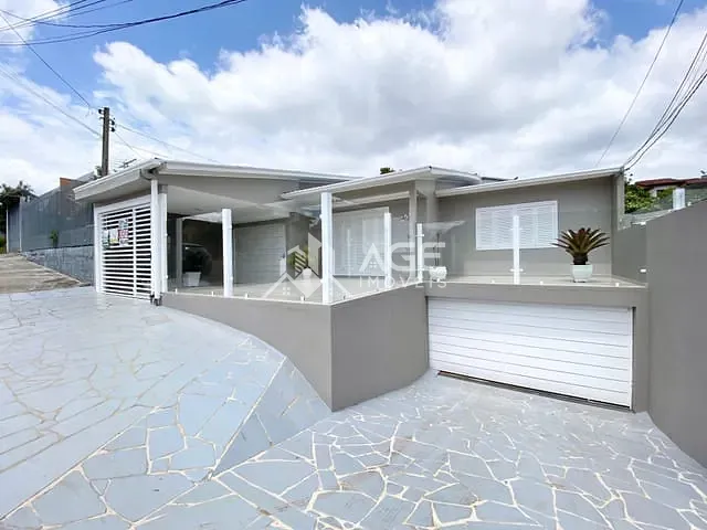 Casa com 360m² 3 quartos e 2 banheiros, à venda, no bairro Cerâmica em Erechim