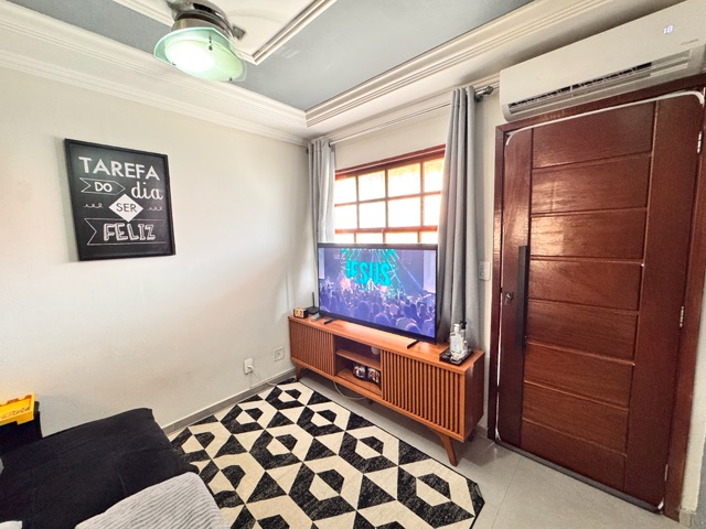 Casa 2 quartos e 1 banheiro, à venda, no bairro Parque Burle em Cabo Frio