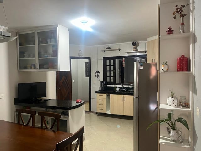 Casa 3 quartos e 4 banheiros, à venda, no bairro Jardim Utinga em Santo André
