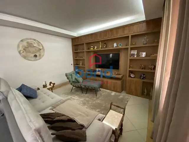 Casa com 372m² 3 quartos e 5 banheiros, à venda, no bairro Rafael Alcalá em Porto Feliz