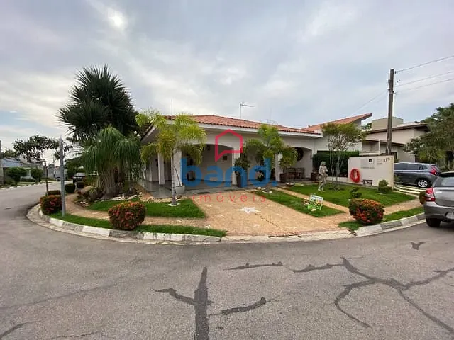 Casa com 372m² 3 quartos e 5 banheiros, à venda, no bairro Rafael Alcalá em Porto Feliz
