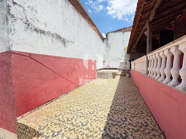 Casa 3 quartos e 2 banheiros, à venda, no bairro Bonsucesso (Barreiro) em Belo Horizonte