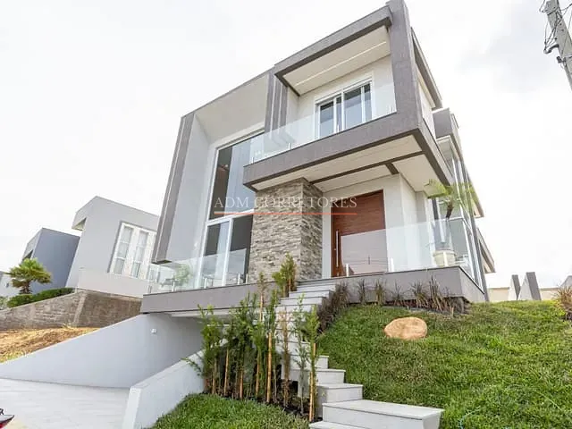 Casa com 250m² 3 quartos e 3 banheiros, à venda, no bairro Centro em Gravataí