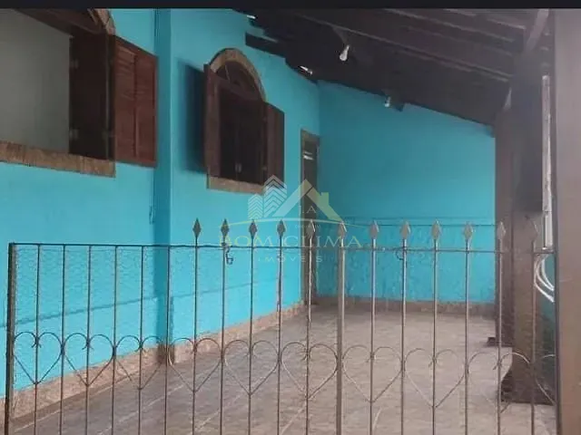 Casa 3 quartos e 2 banheiros, à venda, no bairro Monte Castelo em Juiz de Fora